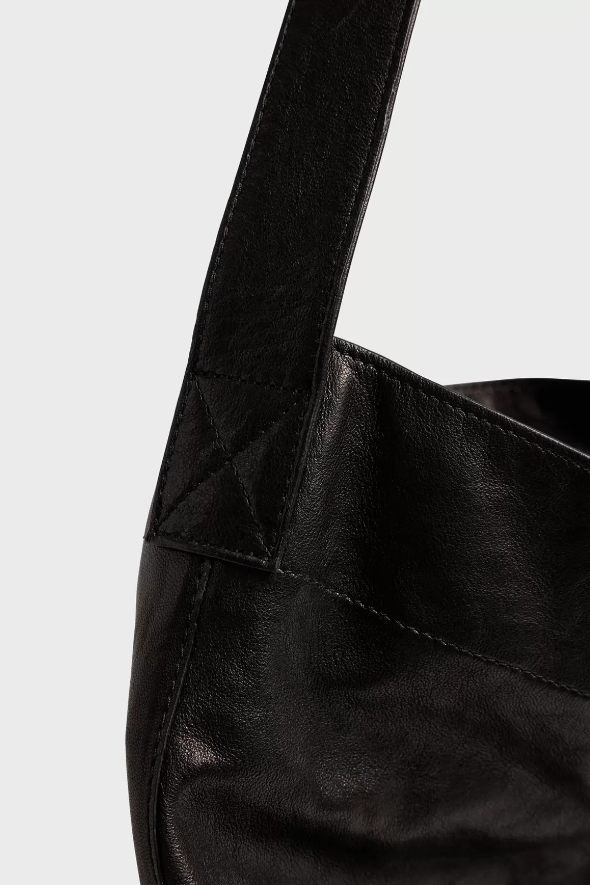 Gerard Darel Sac Hobo cuir de mouton femme LADY |
